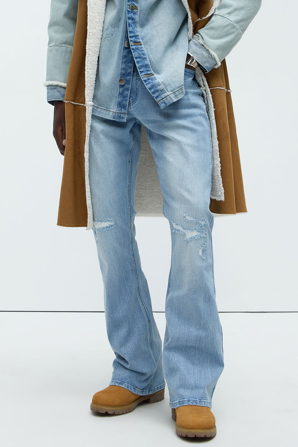 https://cdn.shopify.com/s/files/1/0293/9277/files/01-03-25_S7_7_ZDF01D510019_LightBlueWash_CZ_DJ_09-04-07_64331_CM.jpg?v=1736875043