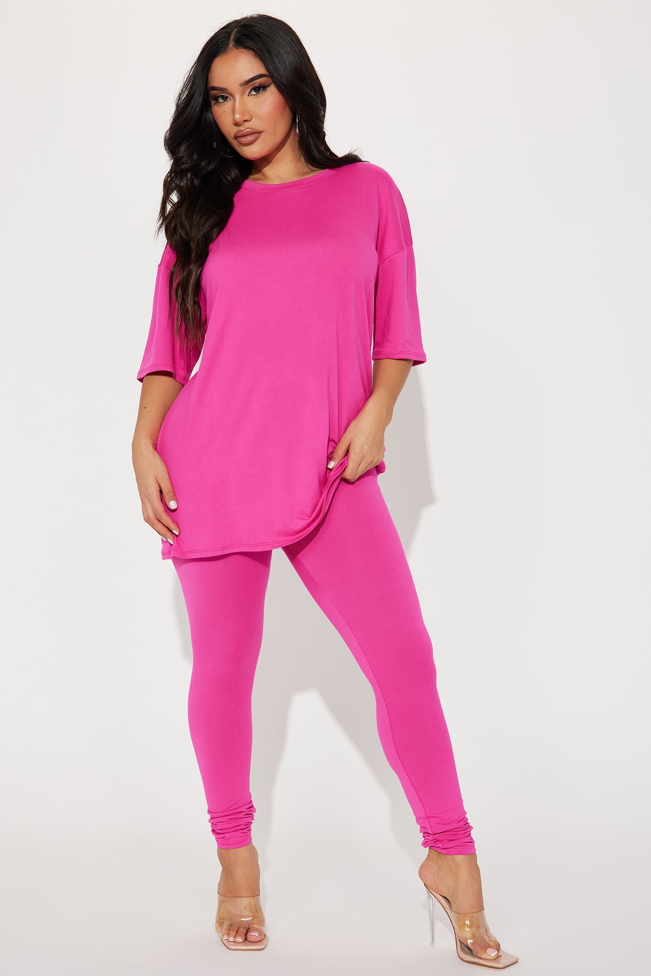 https://cdn.shopify.com/s/files/1/0293/9277/products/02-16-23Studio3_TA_CG_13-53-15_46_ST7199_Fuchsia_2893_MP.jpg?v=1677095603