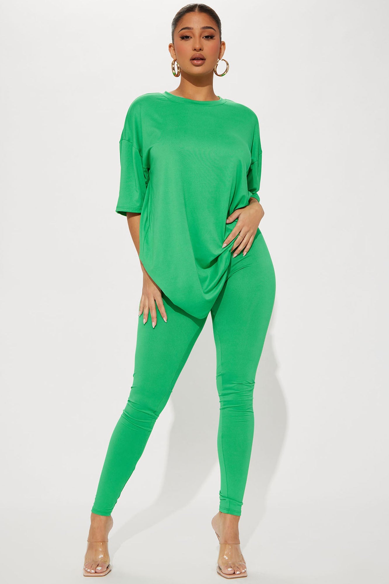 https://cdn.shopify.com/s/files/1/0293/9277/products/02-17-23Studio8_TA_AC_09-16-09_23_ST7199_Green_12062_MP_MP.jpg?v=1677267116