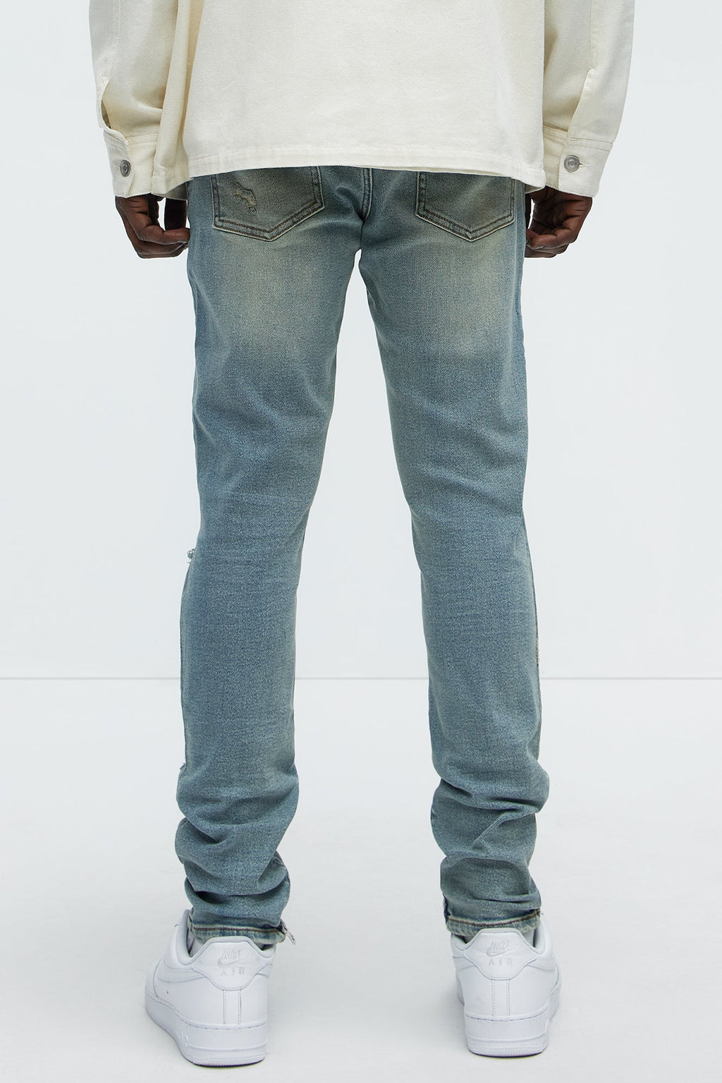 https://cdn.shopify.com/s/files/1/0293/9277/files/04-10-25_S7_27_KND4170_MediumWash_KF_DJ_14-50-45_73272_PXF.jpg?v=1744410865