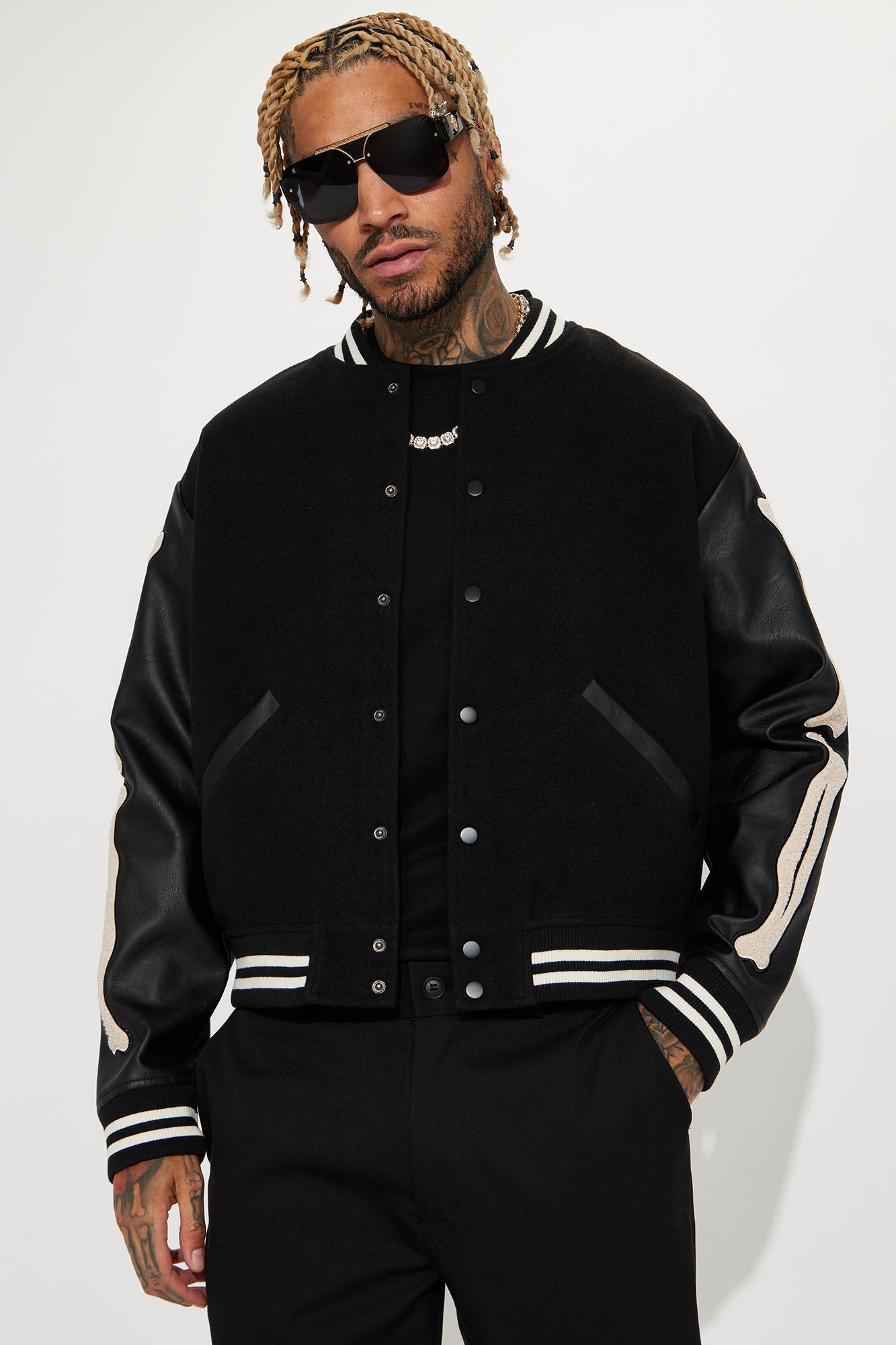 https://cdn.shopify.com/s/files/1/0293/9277/files/06-15-23Studio6_TK_DJ_11-41-35_34_FNMK014_Black_3876_SG.jpg?v=1687466905