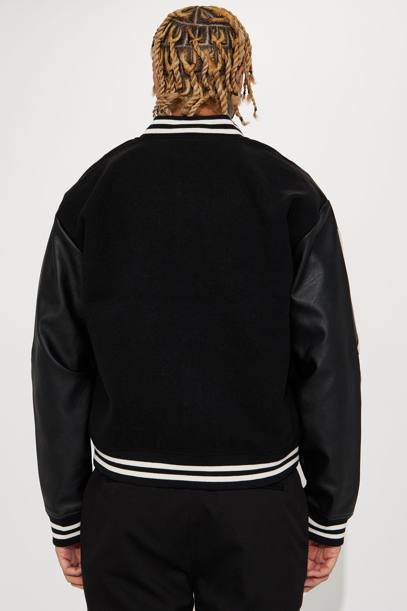 https://cdn.shopify.com/s/files/1/0293/9277/files/06-15-23Studio6_TK_DJ_11-41-42_34_FNMK014_Black_3880_SG.jpg?v=1739387799