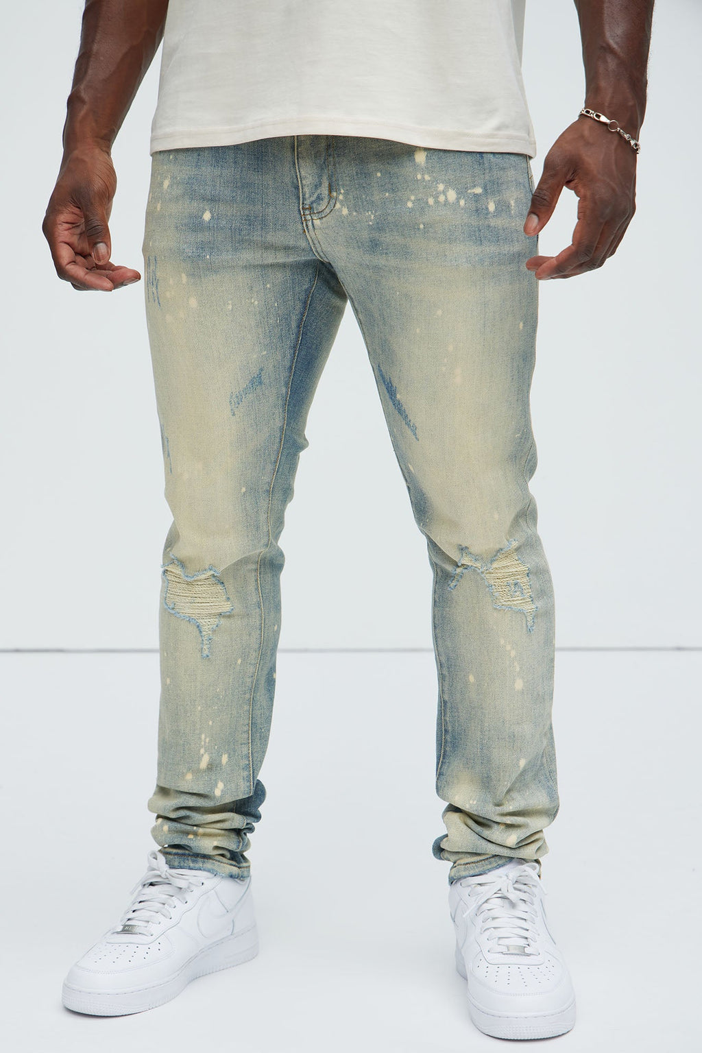 https://cdn.shopify.com/s/files/1/0293/9277/files/07-24-24_S7_17_GFROB_MediumWash_ID_DJ_09-56-41_53446_TT.jpg?v=1722270973