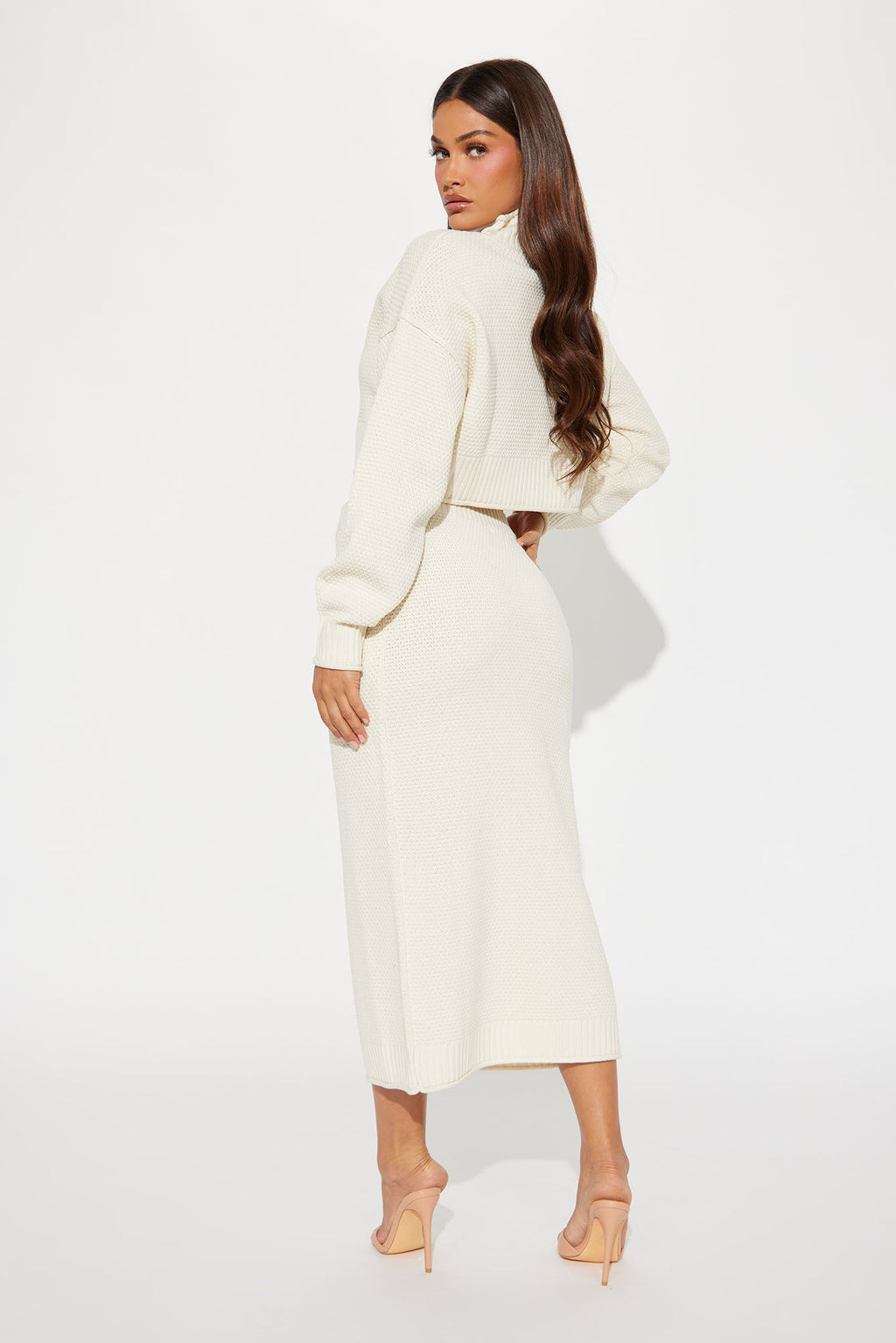 https://cdn.shopify.com/s/files/1/0293/9277/files/08-02-24_S1_23_DZ24F708SET_Cream_KJ_AC_13-20-11_116300_EH.jpg?v=1722884372
