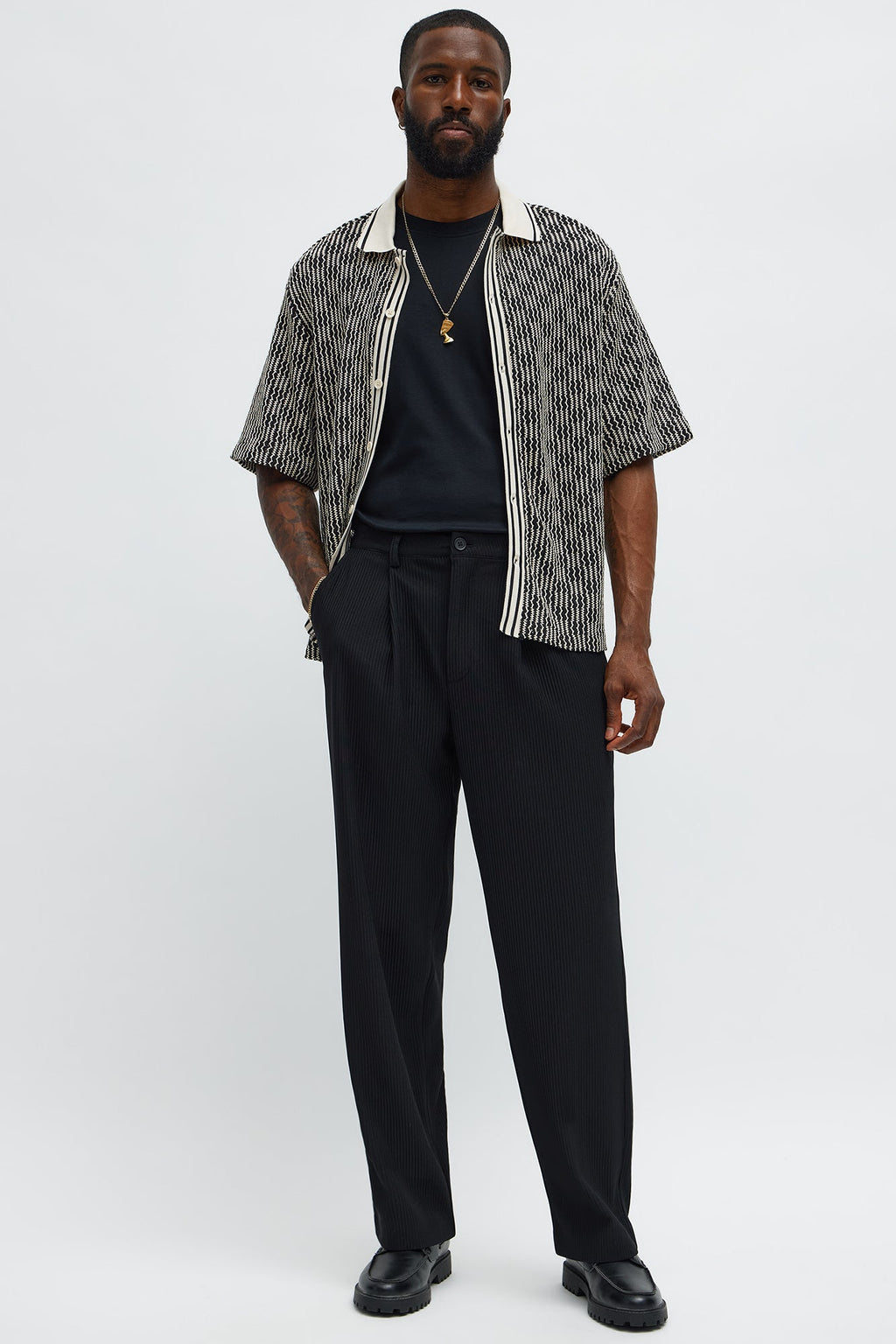 https://cdn.shopify.com/s/files/1/0293/9277/files/08-06-25_S7_3_FNMKQ53004_Black_AE_DJ_09-48-09_20537_PXF.jpg?v=1754599813