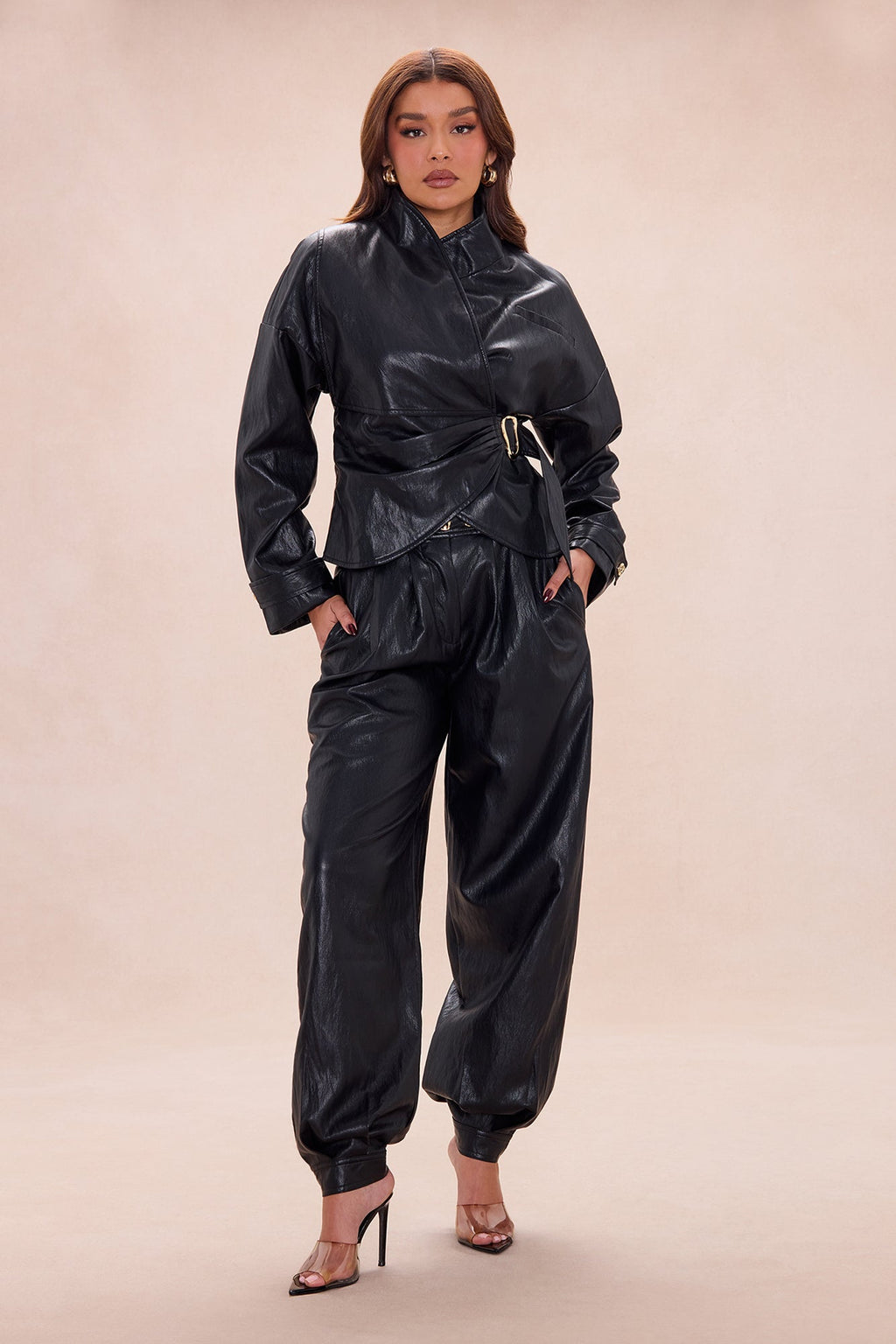 https://cdn.shopify.com/s/files/1/0293/9277/files/12-16-25_S5_23_25GW111C_Black_AB_IM_12-11-28_17981_PXF.jpg?v=1766077875