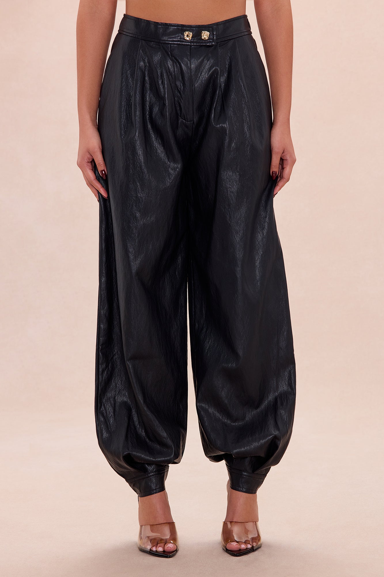https://cdn.shopify.com/s/files/1/0293/9277/files/12-16-25_S5_23_25GW111C_Black_AB_IM_12-11-28_17982_PXF.jpg?v=1766077875