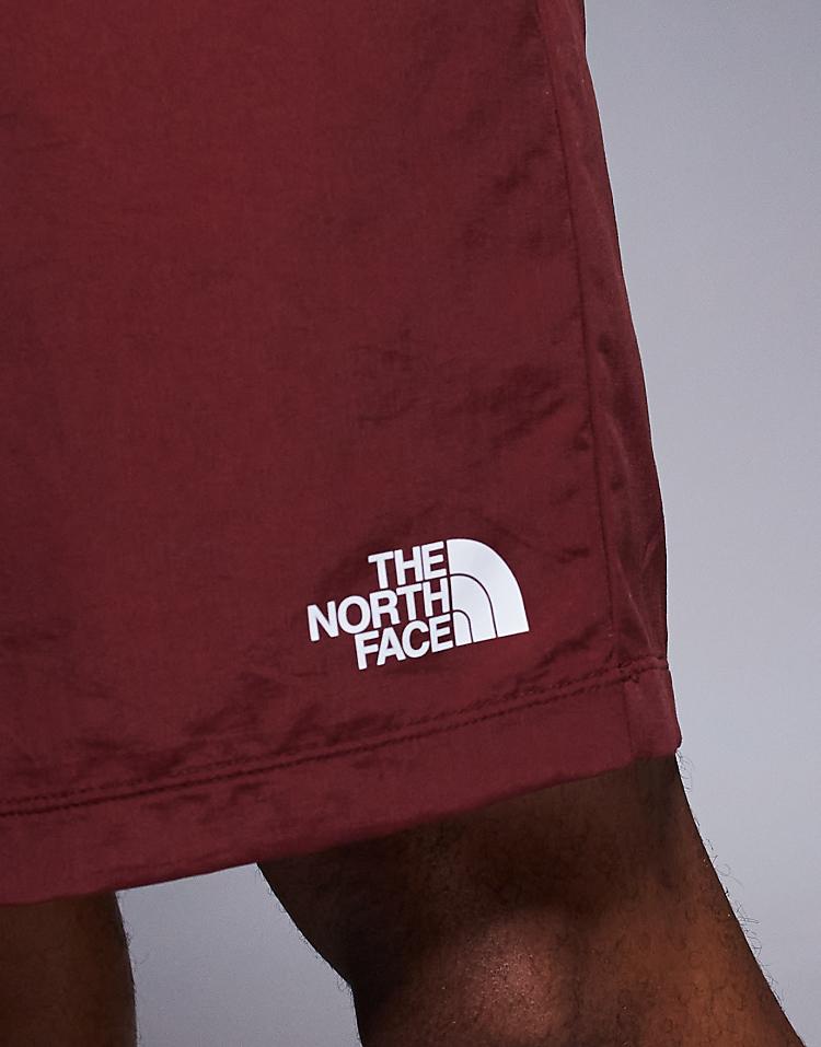 https://images.asos-media.com/products/the-north-face-w-logo-swimming-shorts-in-burgundy/207687095-2?$n_750w$&wid=750&fit=constrain