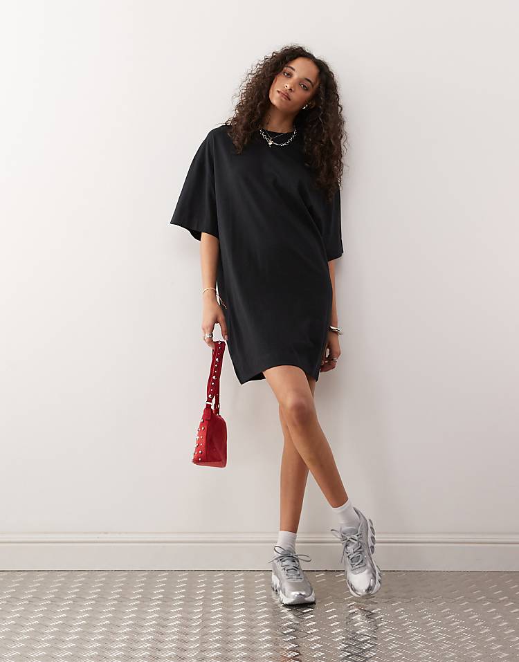 https://images.asos-media.com/products/collusion-t-shirt-mini-dress-in-black/208788271-1-black?$n_750w$&wid=750&fit=constrain