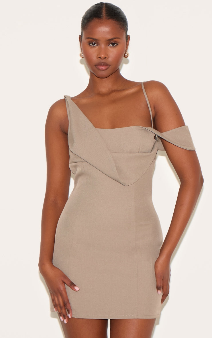 https://cdn-img.prettylittlething.com/2/e/e/a/2eea6ff7e792654d09c32a1b7380a9f1483152e3_CNM9186_1_taupe_woven_drape_mini_dress.jpg