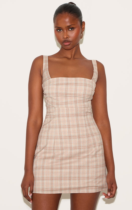 https://cdn-img.prettylittlething.com/3/b/3/3/3b333ae456cd7b163be65c53846637d6df4e131e_CNM2511_1_beige_multi_checked_bodice_a_line_dress.jpg