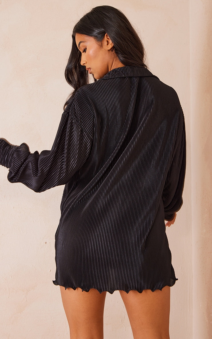 https://cdn-img.prettylittlething.com/3/d/3/e/3d3e6a99b5e40b2780ed845ac43add8792db987c_CMY2177_3_black_plisse_frill_hem_shirt_dress.jpg