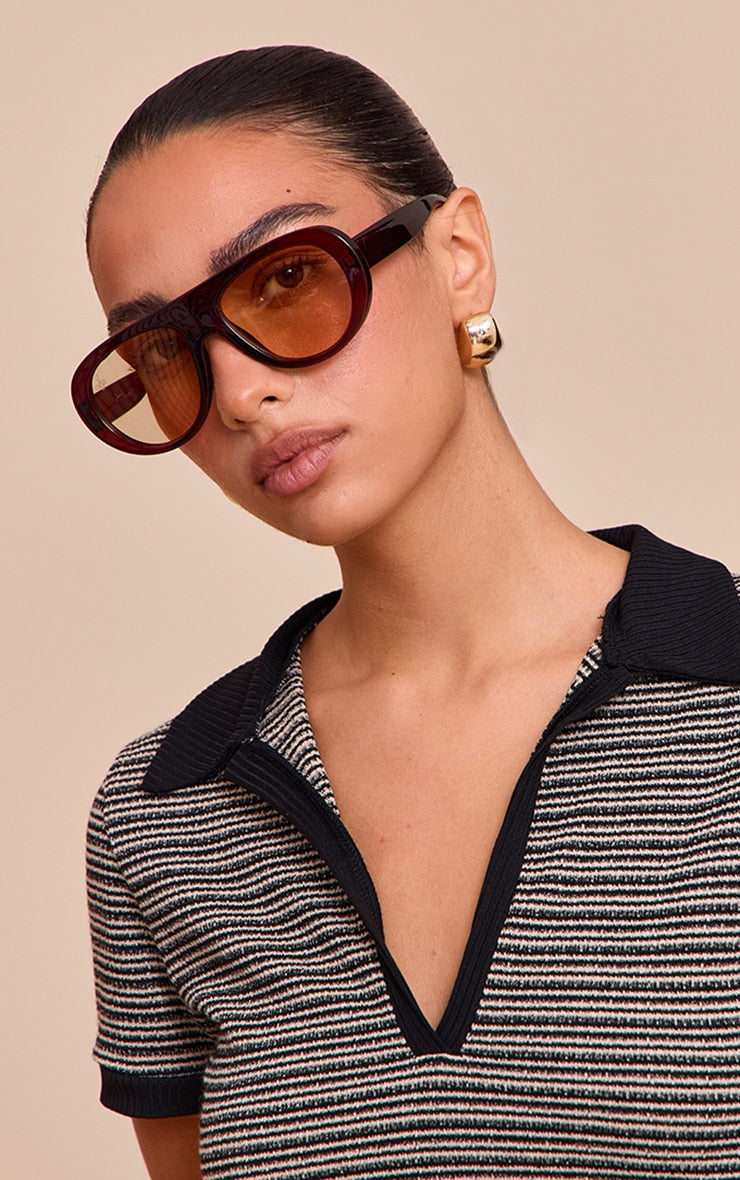 https://cdn-img.prettylittlething.com/9/8/d/a/98da2153f72f724cd7535e3e7ac85090c68c1507_CNN6945_1_jeepers_peepers_round_aviator_chunky_sunglasses.jpg