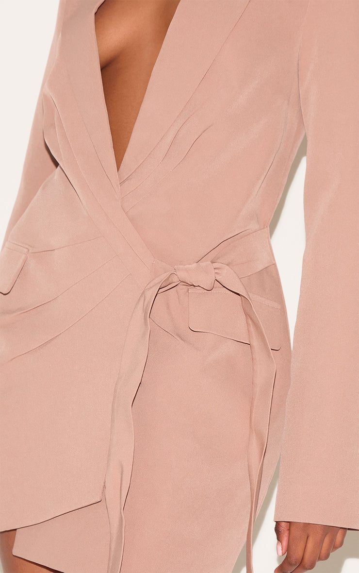 https://cdn-img.prettylittlething.com/b/9/2/9/b929a4ba7efb91865caa3e90eedfee0d1c5273b3_CNM0108_4_taupe_plunge_tie_side_blazer_dress.jpg