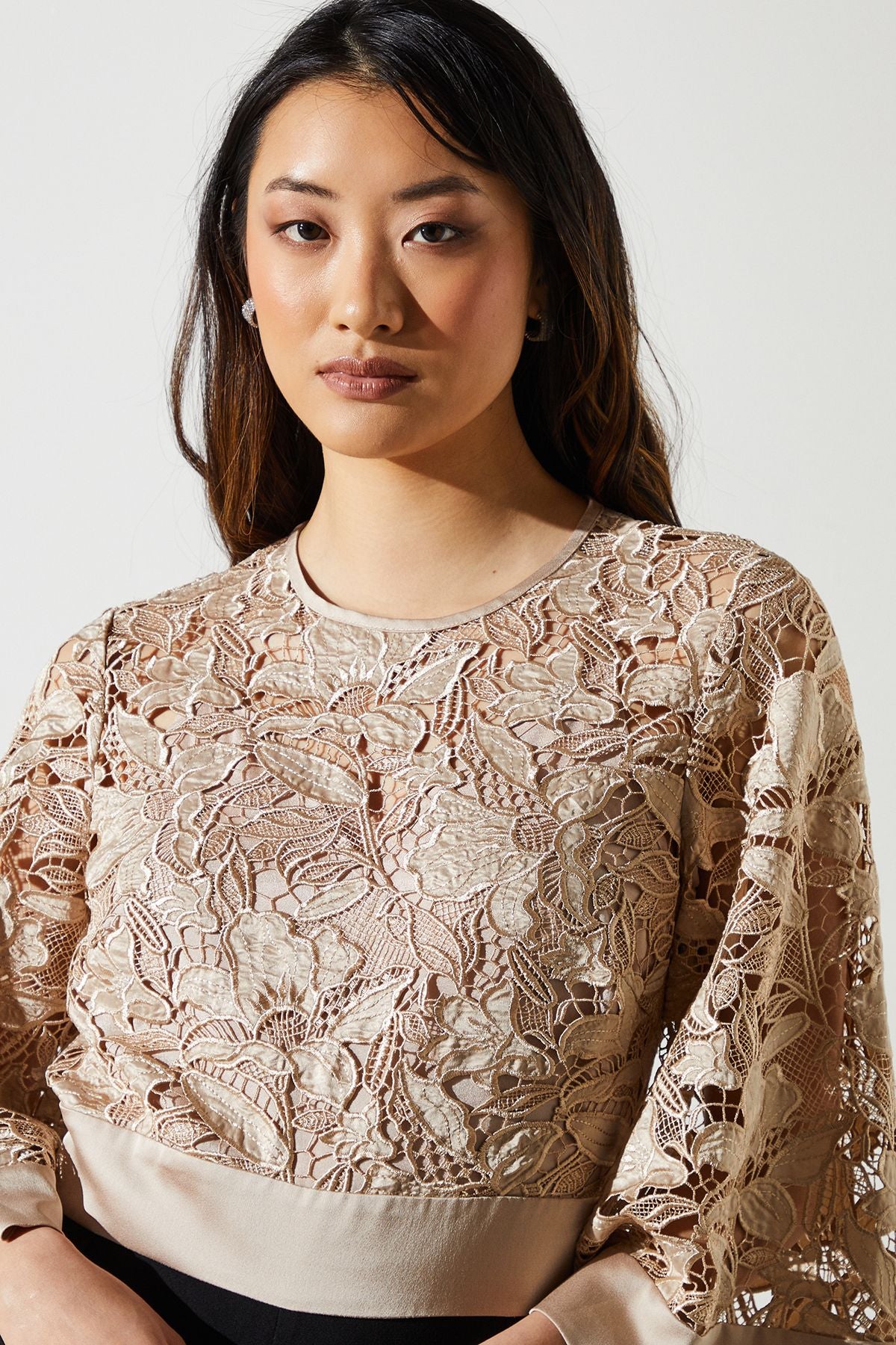 https://mediahub.prettylittlething.com/bcc09974_champagne_xl_1
