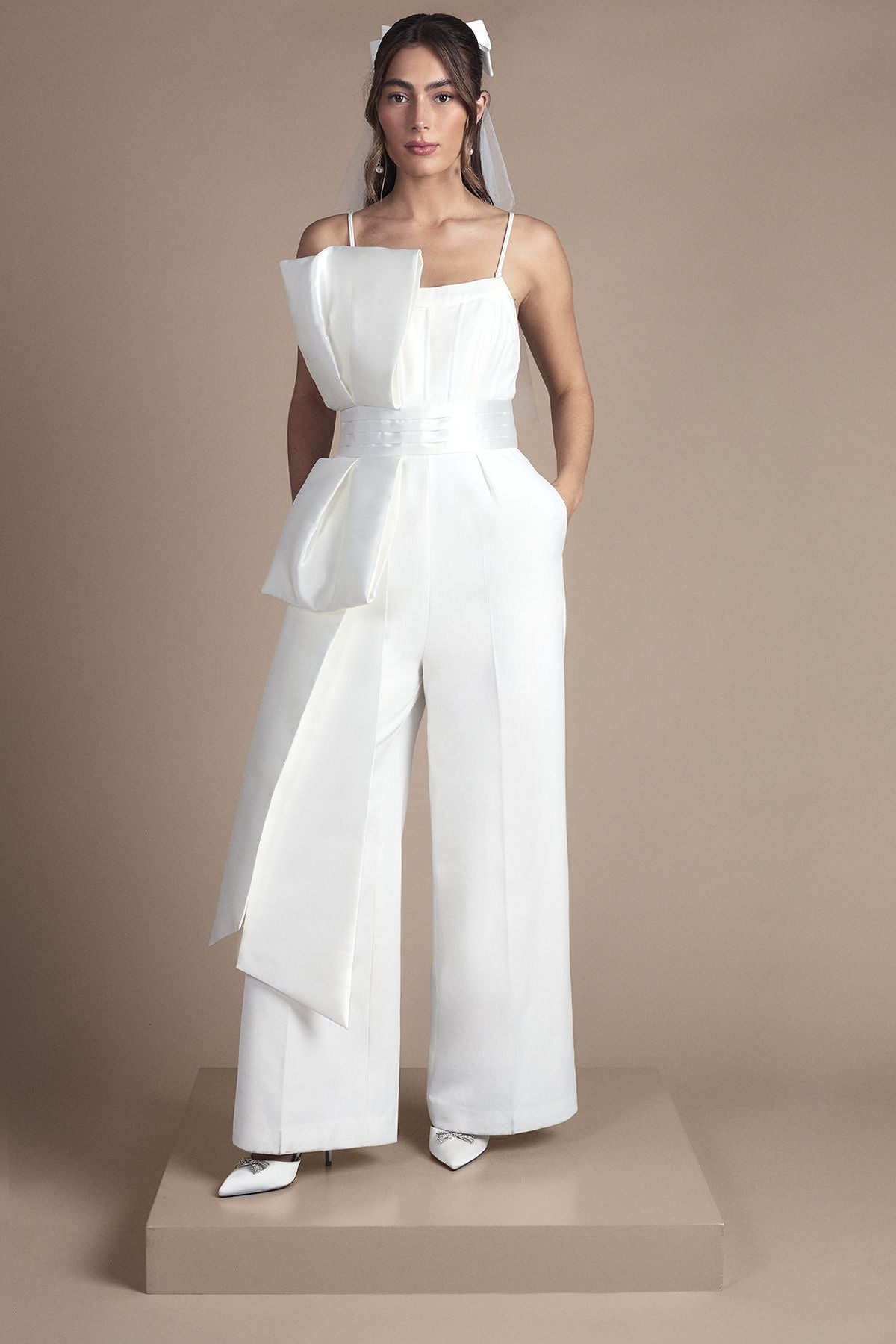 https://mediahub.prettylittlething.com/bcc11591_ivory_xl