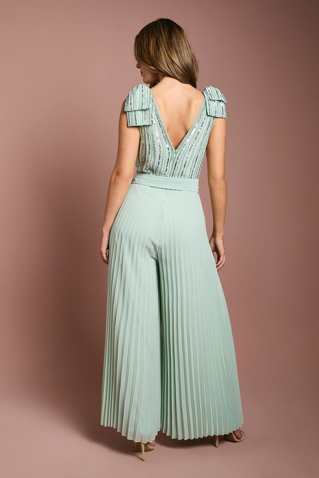 https://mediahub.prettylittlething.com/bcc11648_sage_xl_3