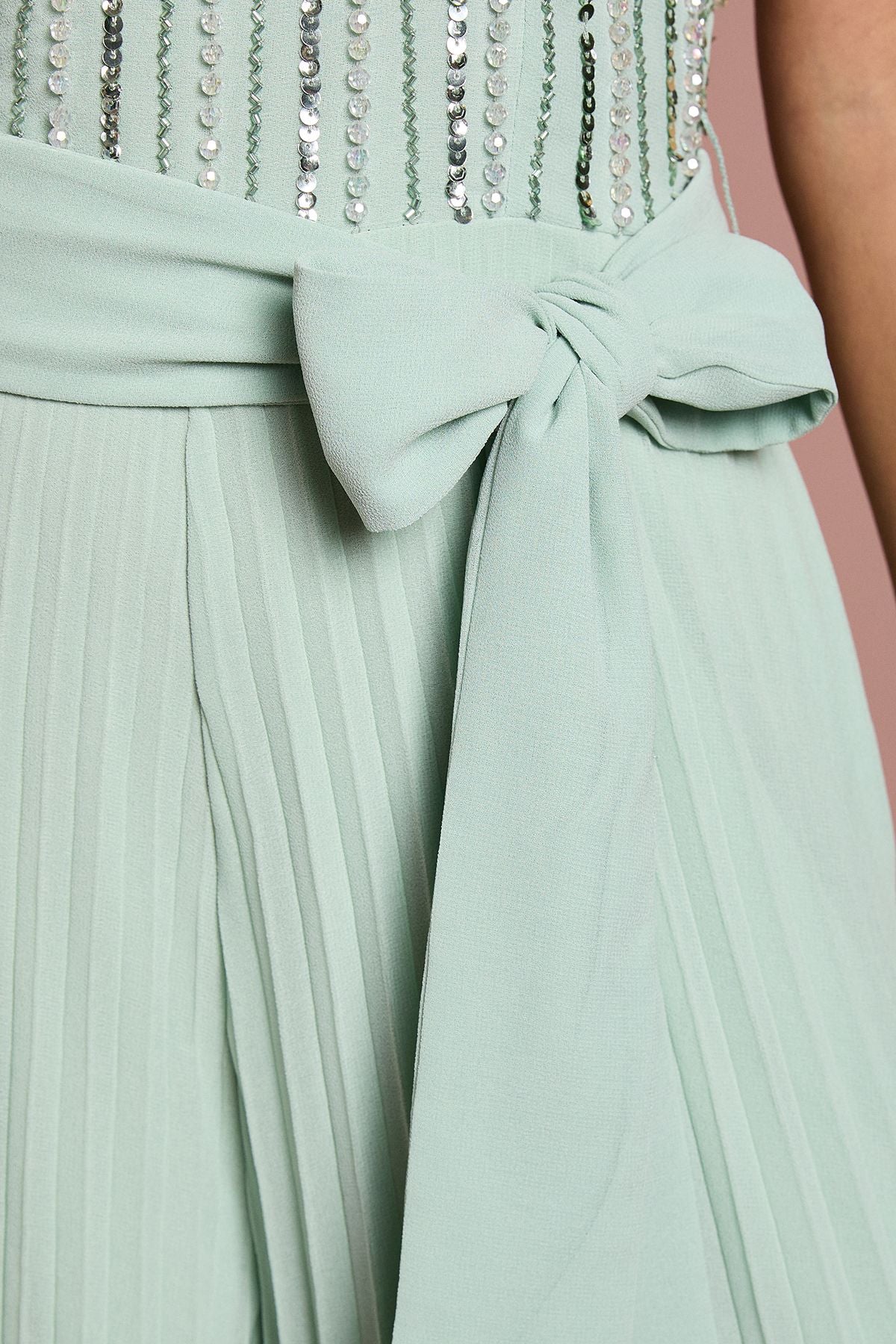 https://mediahub.prettylittlething.com/bcc11648_sage_xl_4