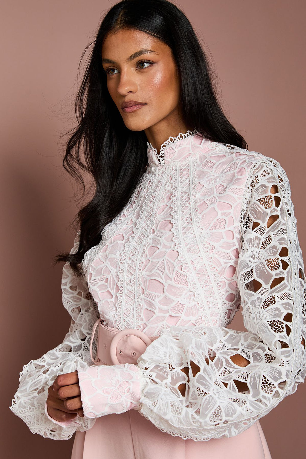 https://mediahub.prettylittlething.com/bcc12148_blush_xl_3