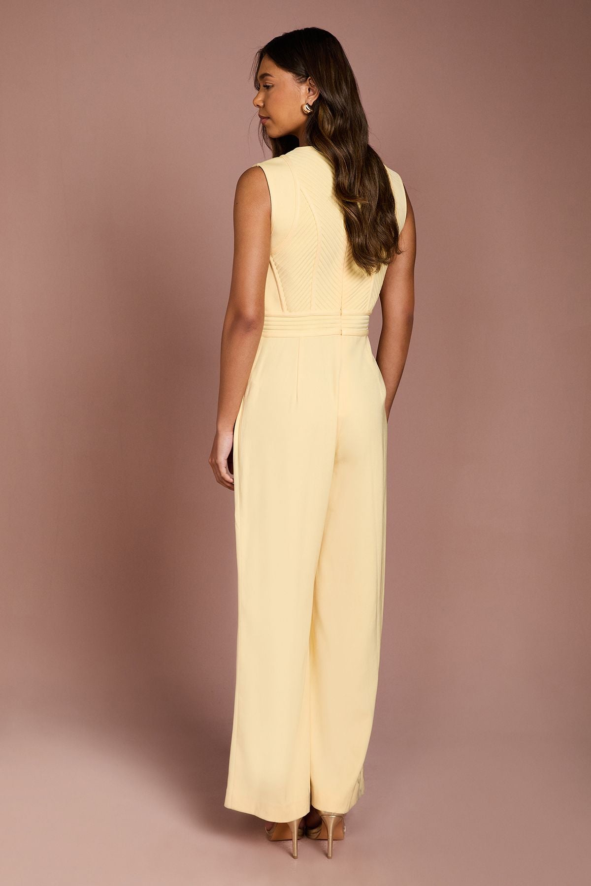 https://mediahub.prettylittlething.com/bcc12294_butter_xl_2