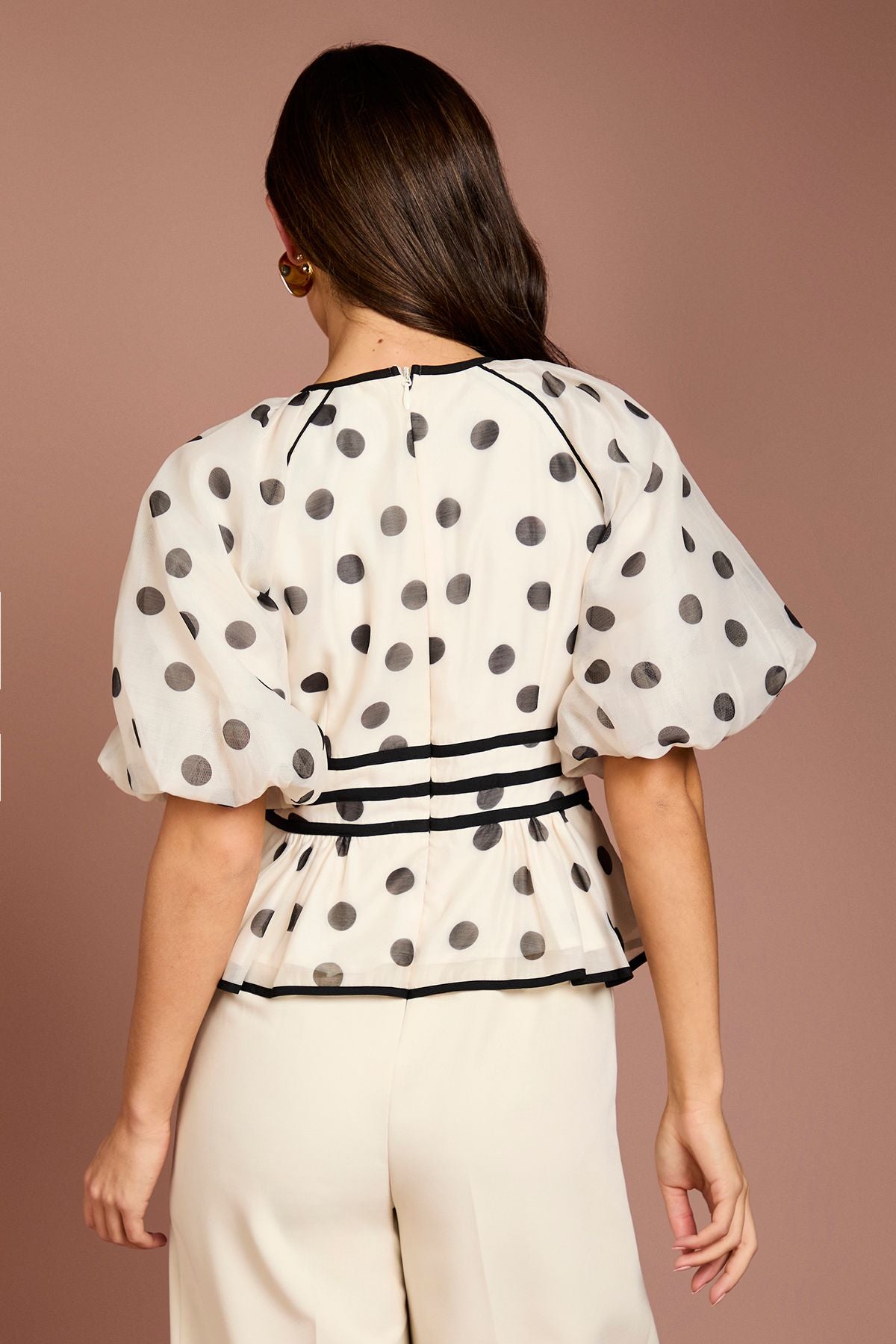 https://mediahub.prettylittlething.com/bcc12296_beige_xl_2