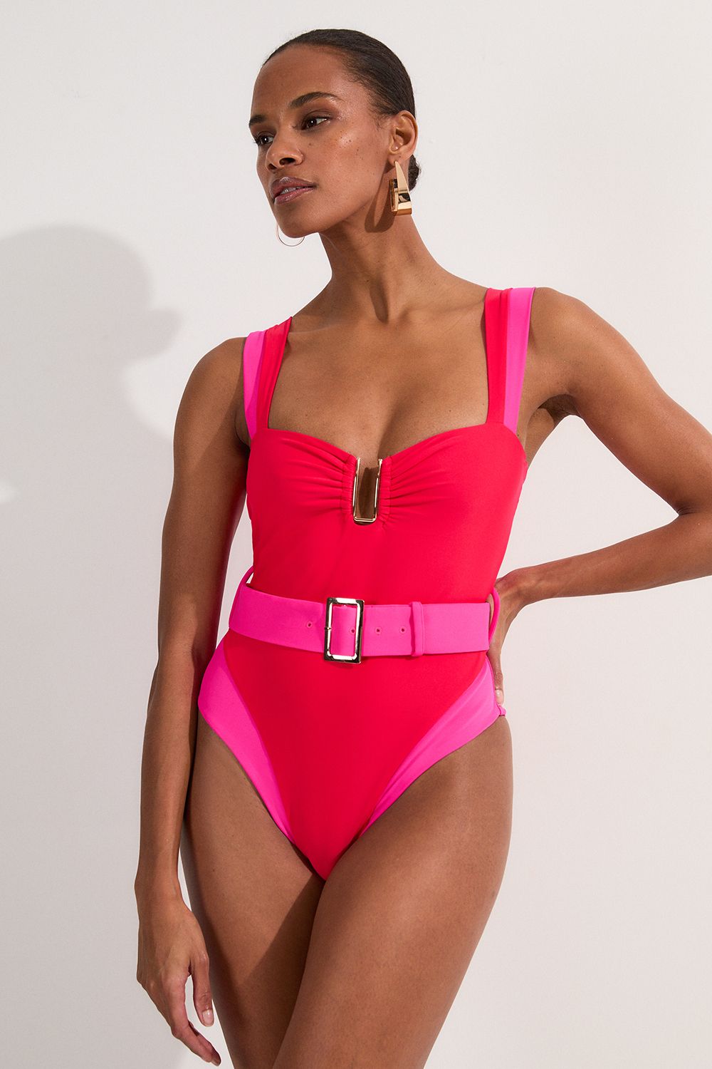 https://mediahub.prettylittlething.com/bkk24532_red_xl_1