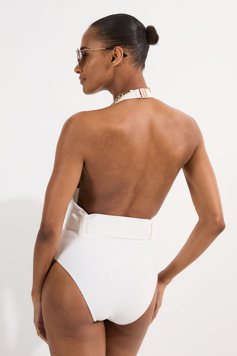 https://mediahub.prettylittlething.com/bkk25032_white_xl_4