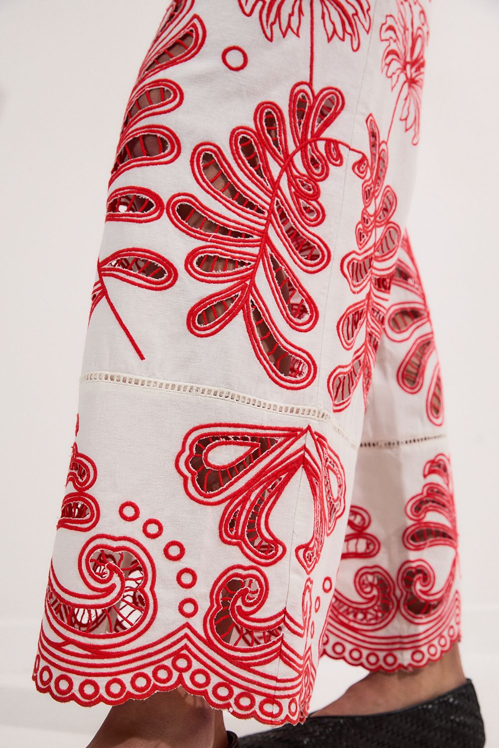 https://mediahub.prettylittlething.com/bkk25270_red_xl_2