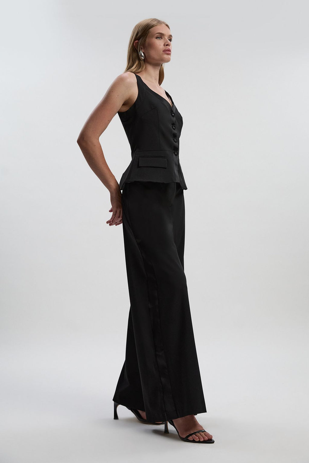 https://mediahub.prettylittlething.com/bkk26071_black_xl