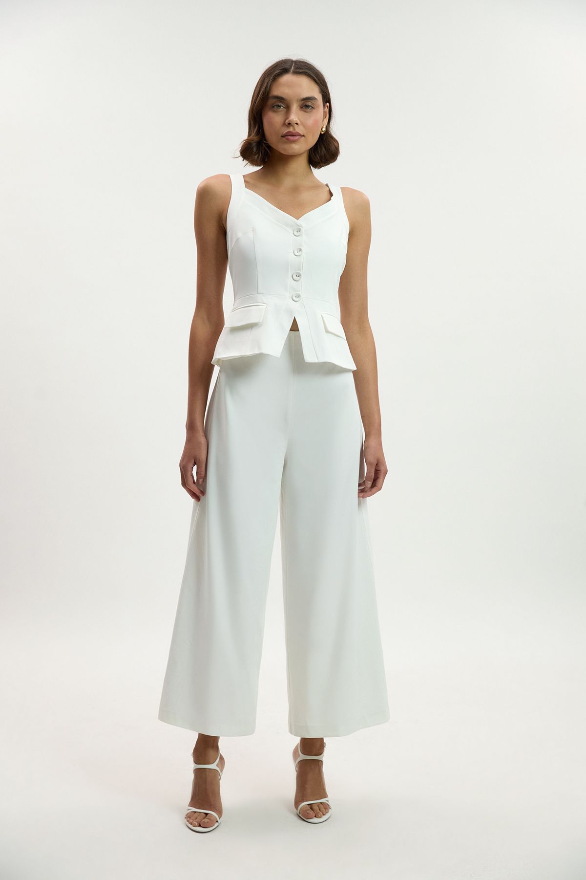 https://mediahub.prettylittlething.com/bkk26340_ivory_xl